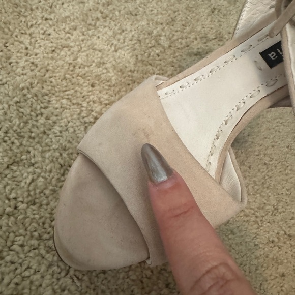 Alice & Olivia Platform Peep Toe Heels - size 6 fits like a 6.5 or 7 - Picture 3 of 6